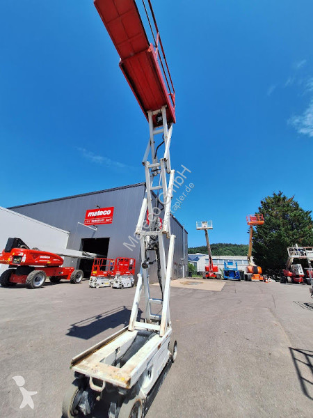 منصة تلسكوبية JLG