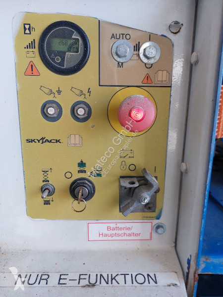 Vysokozdvižná plošina Skyjack SJ6832