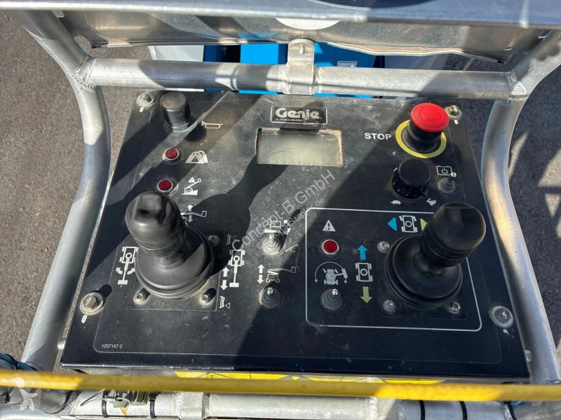 منصة تلسكوبية Genie Z33/18