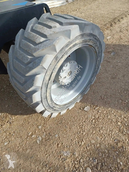 Vysokozdvižná plošina Genie S85 XC