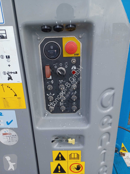 منصة تلسكوبية Genie Z30/20N RJ