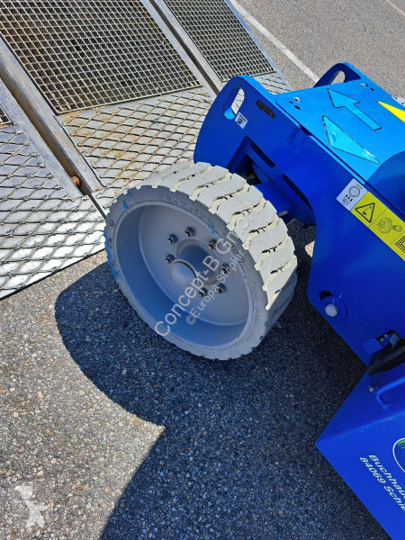 منصة تلسكوبية Genie Z40NRJ
