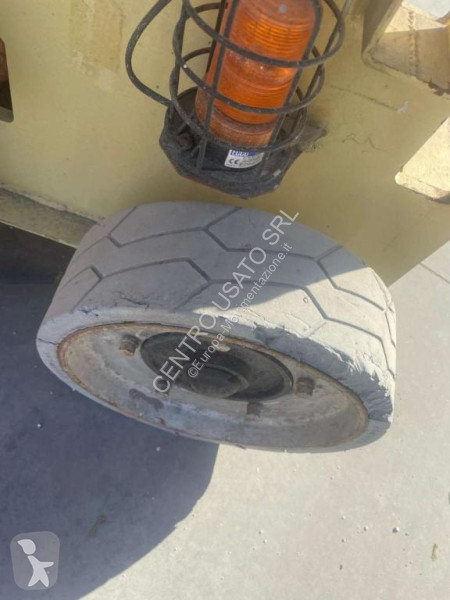 منصة تلسكوبية JLG 2032ES