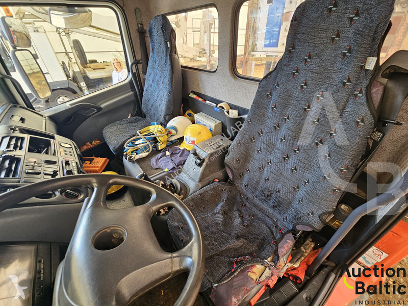 Lift Mercedes 815