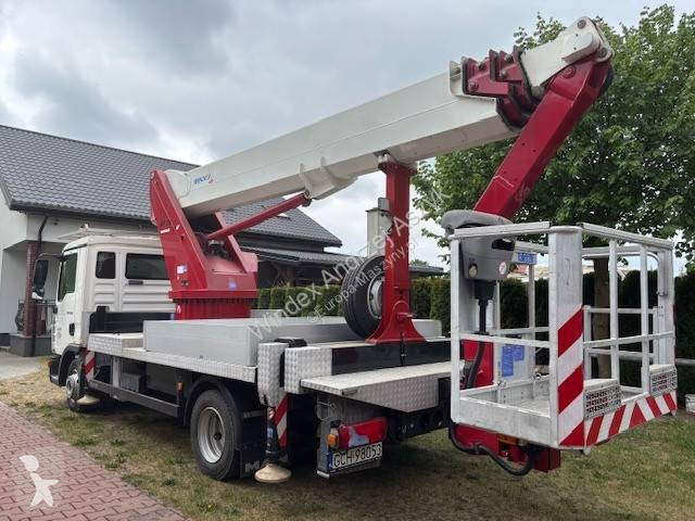 منصة تلسكوبية Wumag WT 270