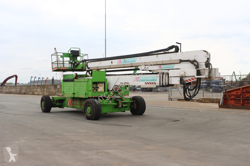 Piattaforma aerea JLG