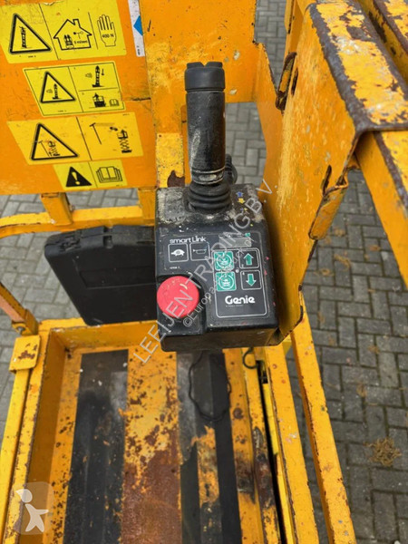 منصة تلسكوبية Genie Electric scissorlift, 2012...