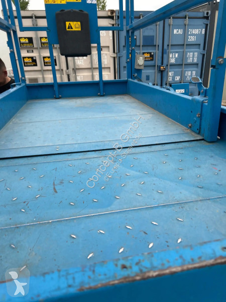 منصة تلسكوبية Genie GS 3246