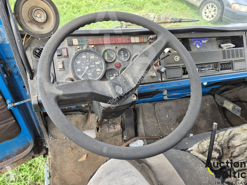 Vysokozdvižná plošina Renault JK 75