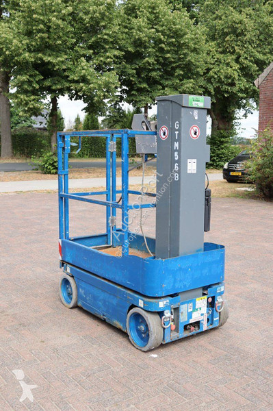 Plataforma elevadora Skyjack SJ12