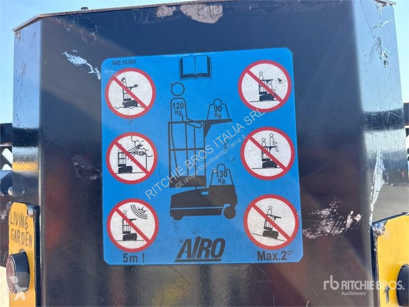 升降机 Airo V5 E Vertical Mast Lift