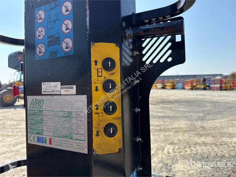 升降机 Airo V5 E Vertical Mast Lift