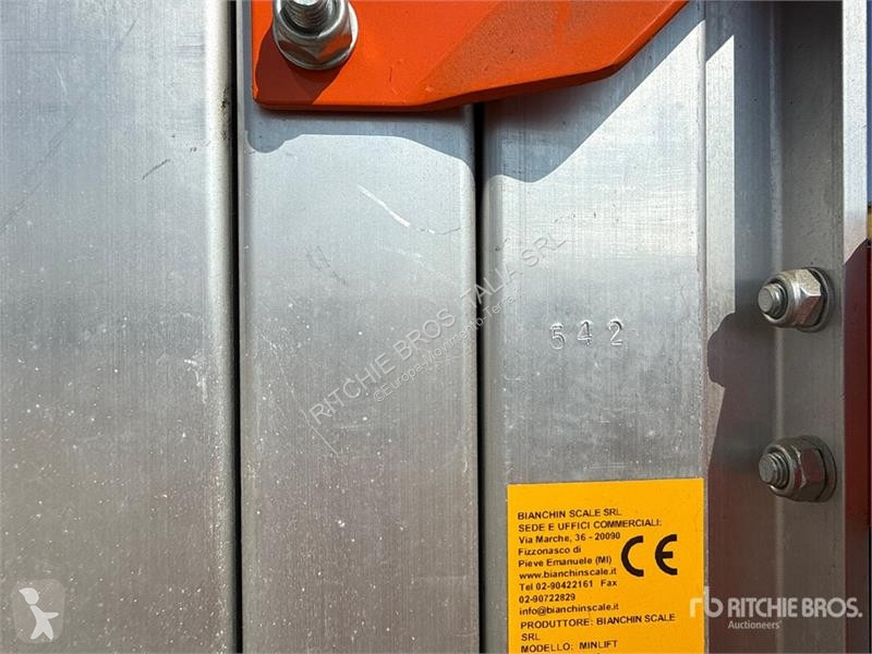 升降机  Bianchin Minlift Vertical Mast Lift