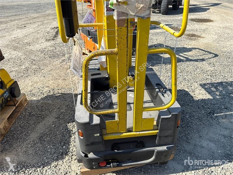 升降机 Airo V6 E Vertical Mast Lift