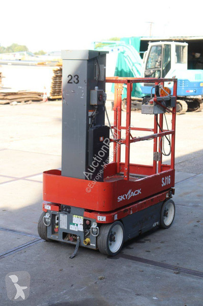 升降机 Skyjack SJ16