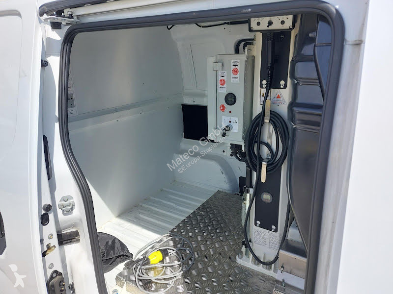 منصة تلسكوبية Klubb K20 / NISSAN NV200