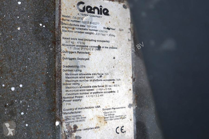 Piattaforma aerea Genie Electric, Working...