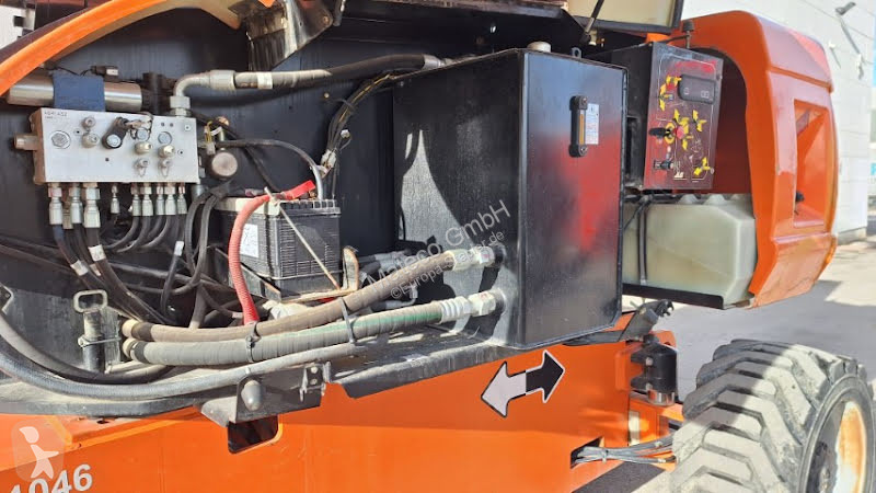 Piattaforma aerea JLG