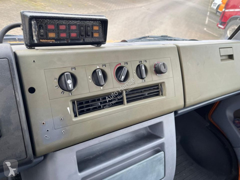 Camión Mercedes Vario 612 D Hubarbeitsbühne...