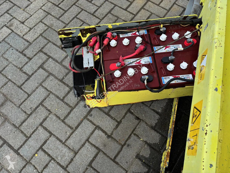 Nacelle Genie Electric scissorlift 2008 Year