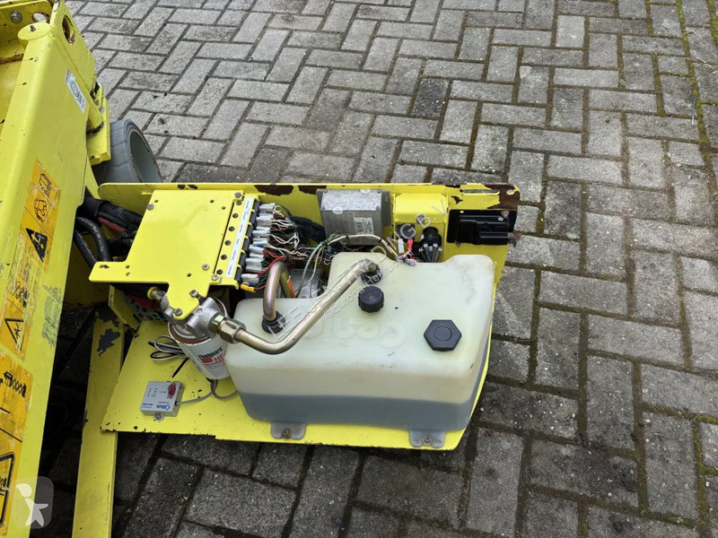 Nacelle Genie Electric scissorlift 2008 Year