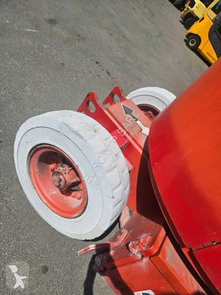 Piattaforma aerea JLG