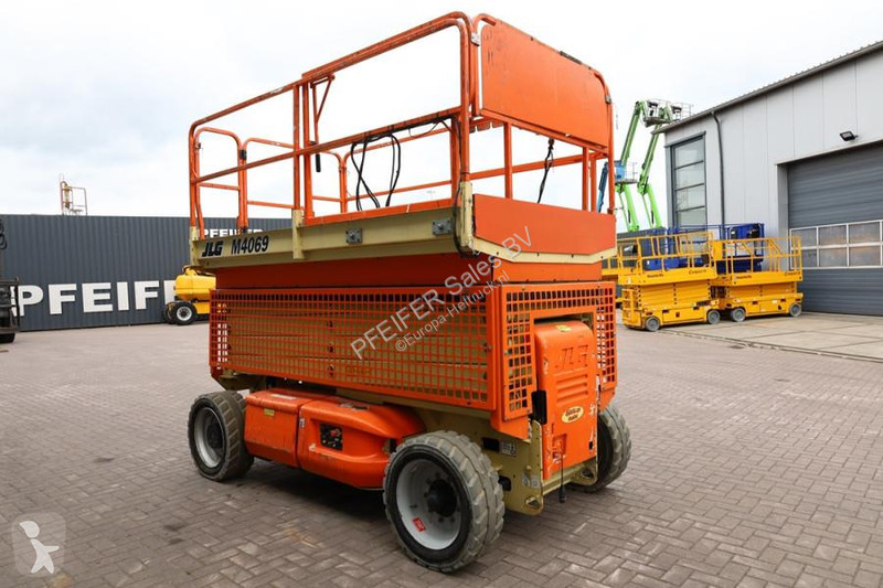 Vysokozdvižná plošina JLG M4069 Hybrid, 14.2m...