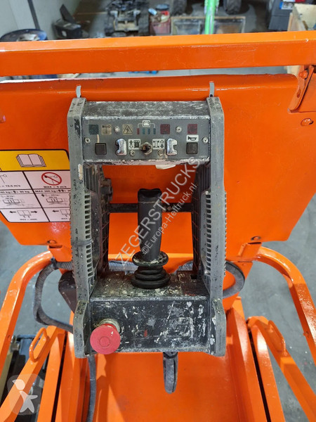 Piattaforma aerea JLG