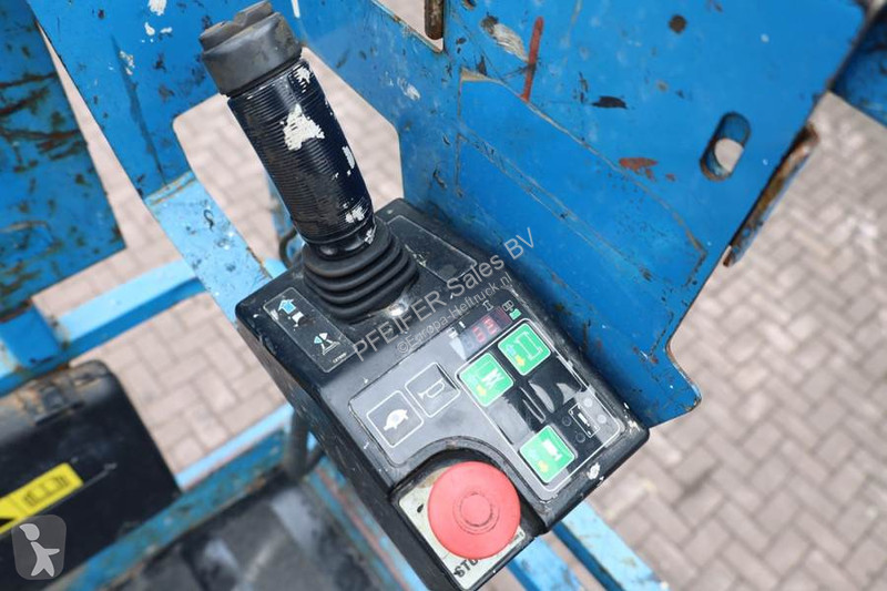 Piattaforma aerea Genie Hydraulic Outriggers,...