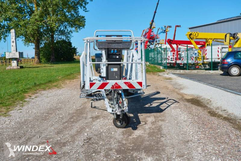 منصة تلسكوبية Dino Lift 180 XT II
