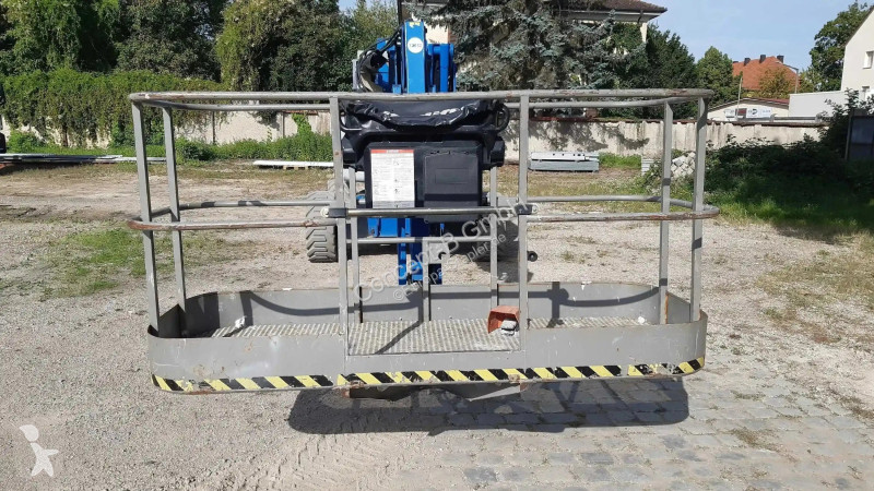 منصة تلسكوبية Niftylift HR 28 Hybrid 4x4