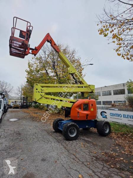 Piattaforma aerea JLG 450 AJ