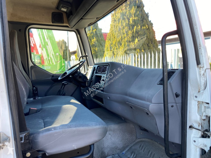 منصة تلسكوبية Renault MIDLUM 180 Dci