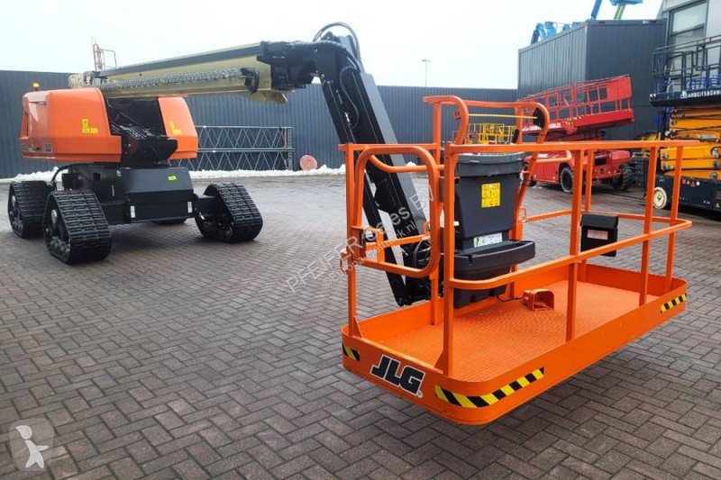 منصة تلسكوبية JLG Quad Tracks Also Available...
