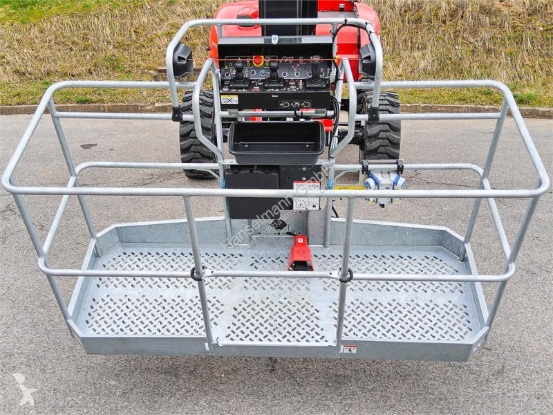 منصة تلسكوبية Manitou