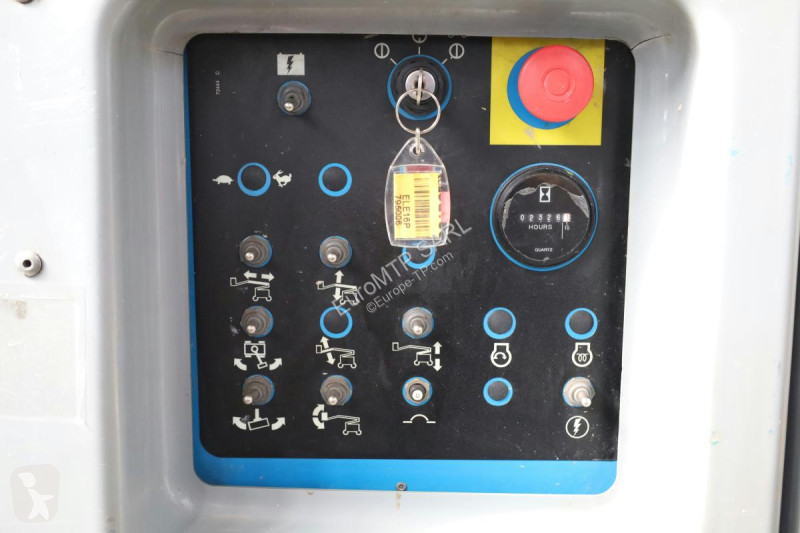 منصة تلسكوبية Genie  Z45-25