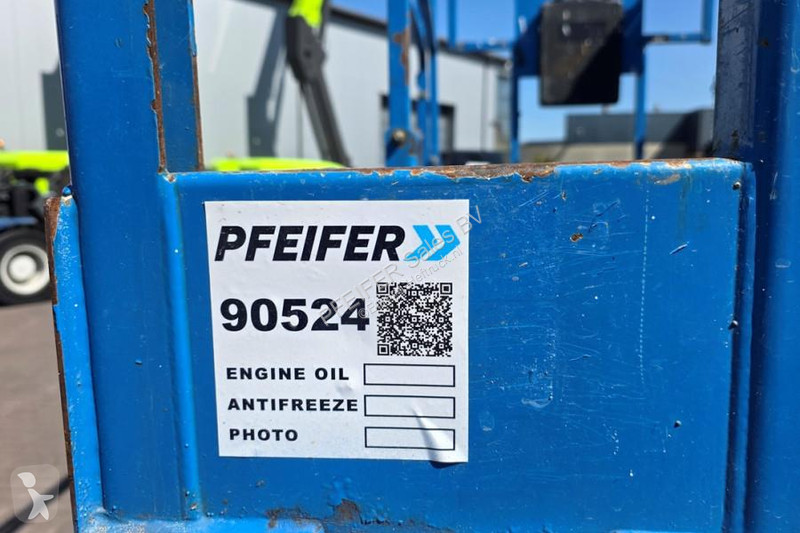 منصة تلسكوبية Genie GS3246 Electric, Working...