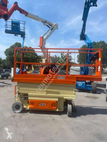 Piattaforma aerea JLG 2632ES