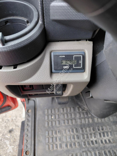 منصة تلسكوبية Palfinger P 210 BK / NISSAN CABSTAR