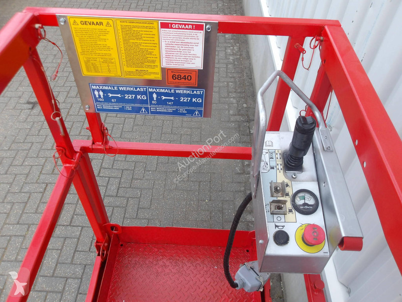 منصة تلسكوبية Skyjack SJ3219