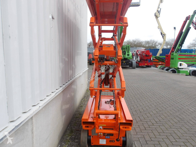 منصة تلسكوبية Skyjack SJ3219