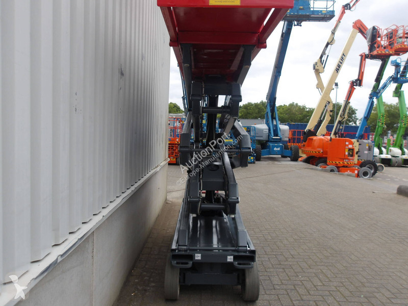 منصة تلسكوبية Skyjack SJ3226