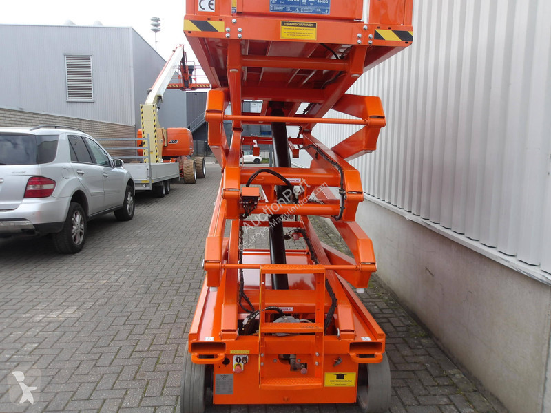 منصة تلسكوبية Skyjack SJ4626
