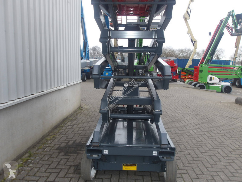 منصة تلسكوبية Skyjack SJ4632