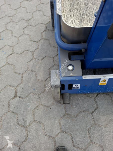 منصة تلسكوبية Power Tower PECOLIFT