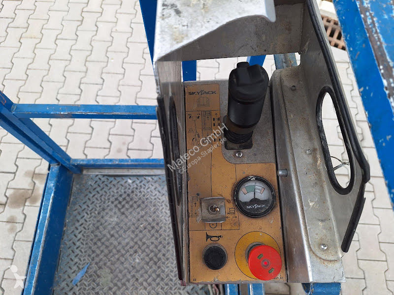 Автовышка Skyjack SJ12