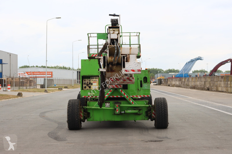 Piattaforma aerea JLG