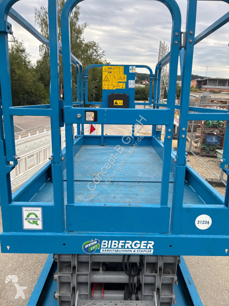 منصة تلسكوبية Genie GS 3246