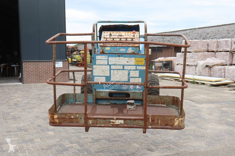Plataforma elevadora Aichi SP18A