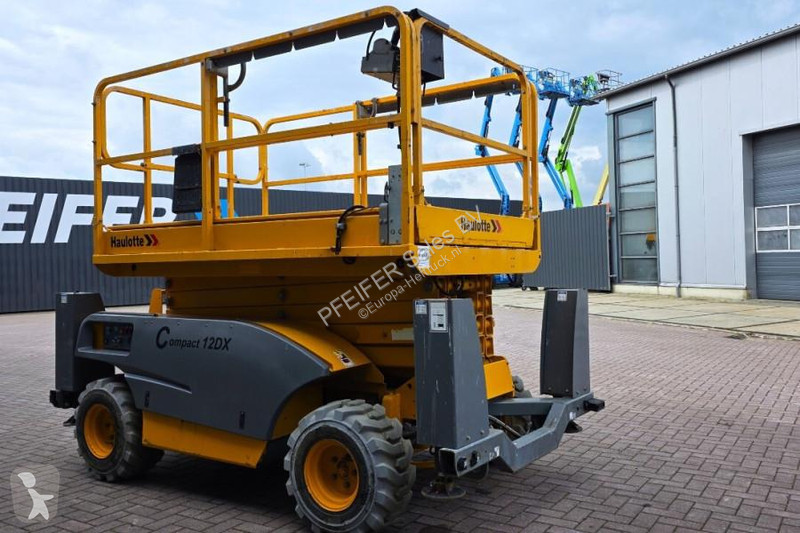 升降机 Haulotte Compact 12DX Diesel, 4x4 Drive,...